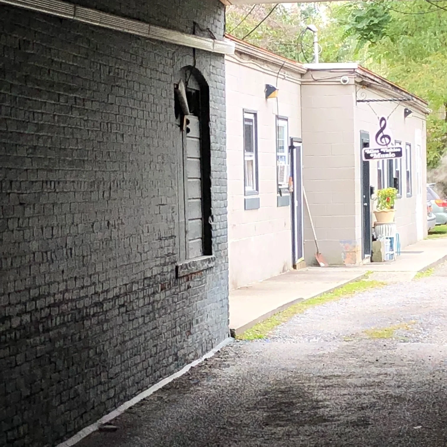 Miss Vickie’s Music, down the alley near Mr. Bell’s barbershop. Photo Credit: Katie Hellmuth Martin