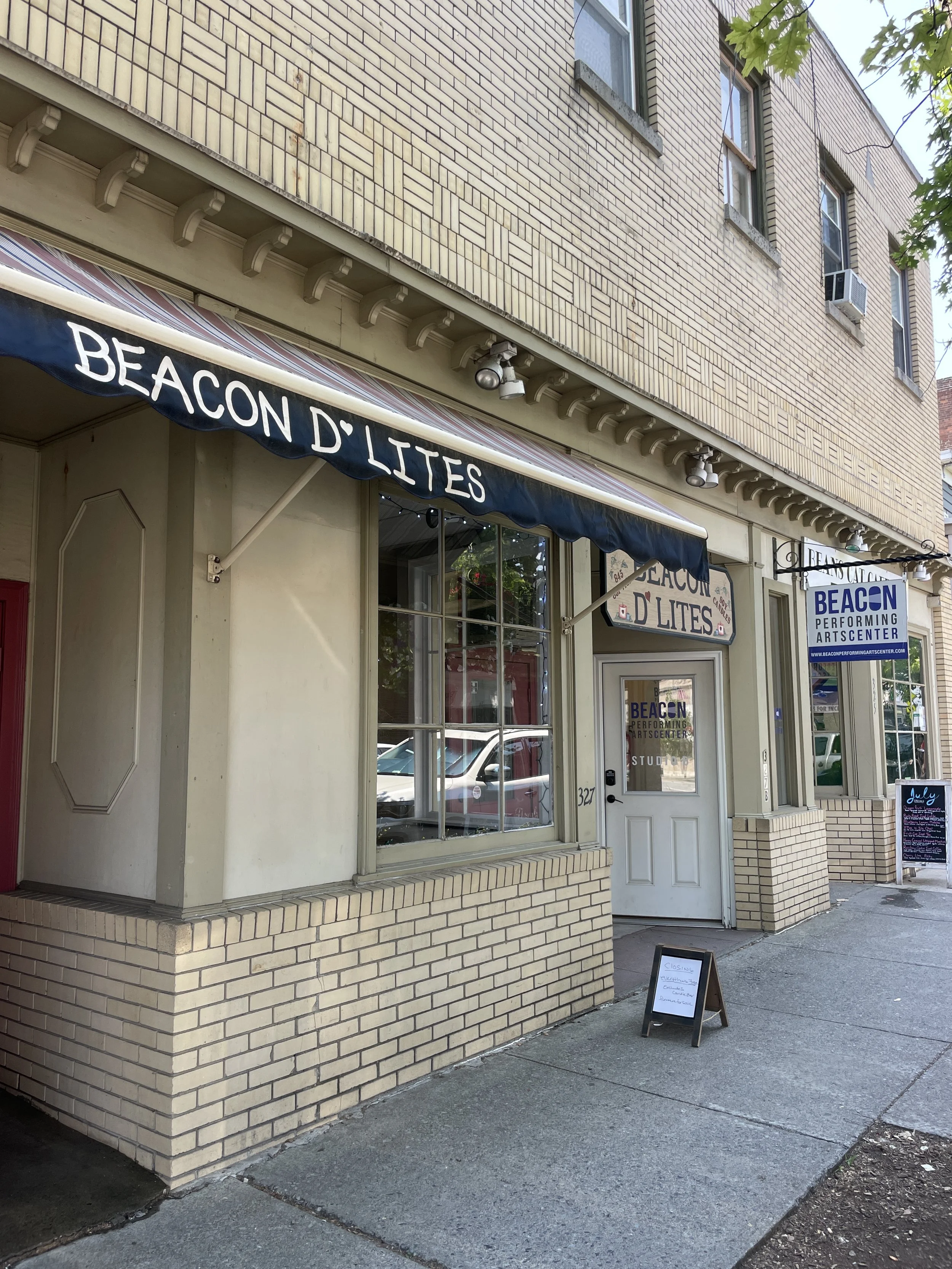 Beacon dlites store closing sale-17.JPG