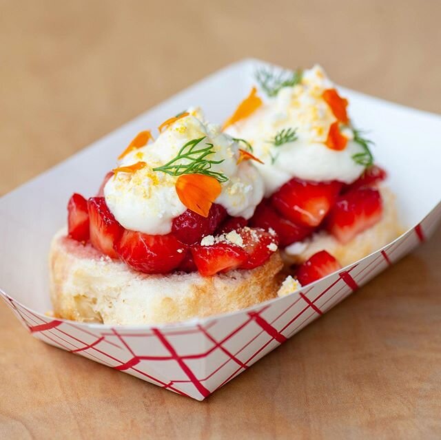 The prettiest, and tastiest Strawberry Shortcake by @hopscotchdinnerclub for #reopencityhfx this weekend! Buttermilk biscuits, strawberries, Bavarian yogurt and camomile. Stop by their takeout window on Barrington Street! #strawberryshortcake #downto