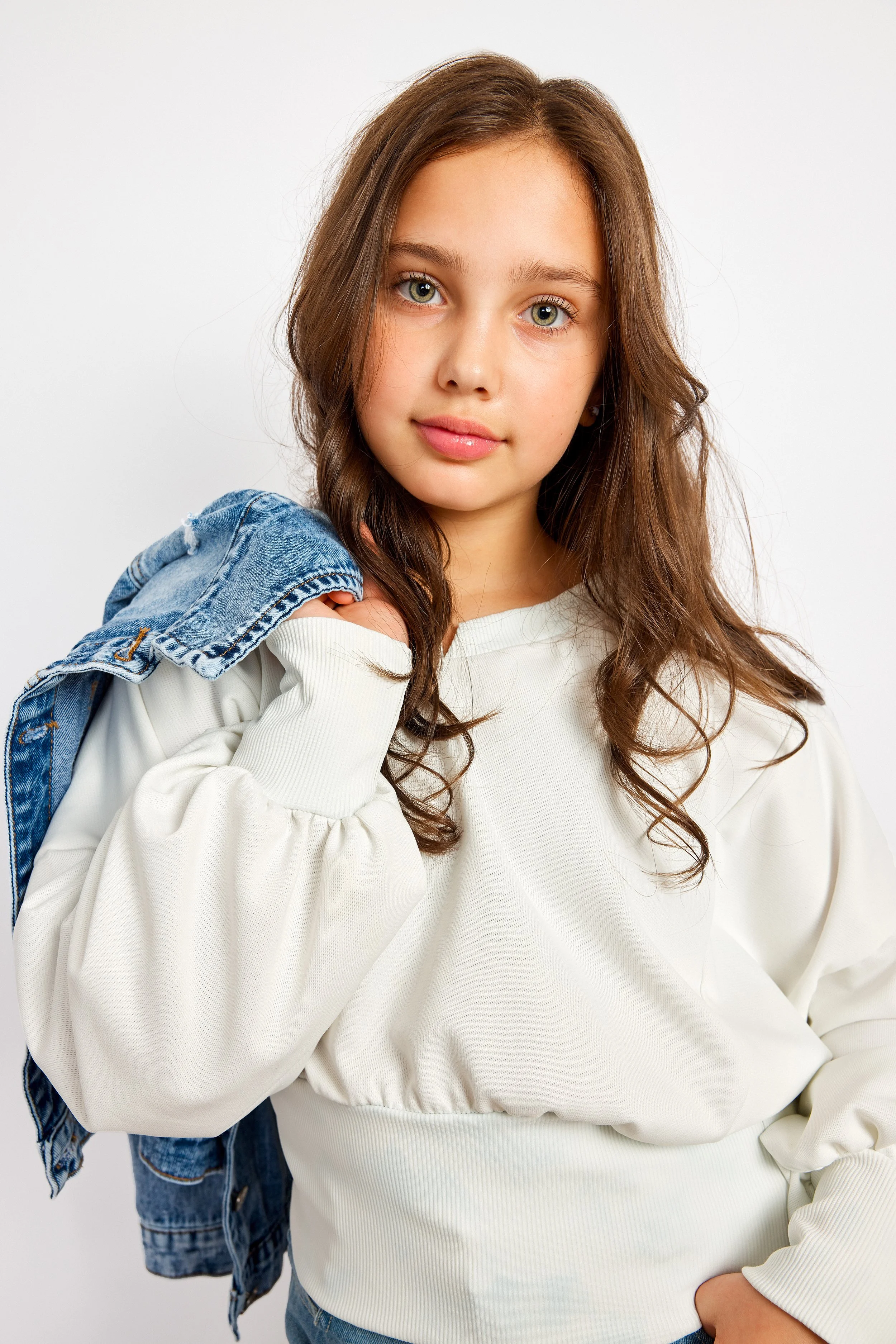 20251018_HEADSHOT SESSION_1528.jpg