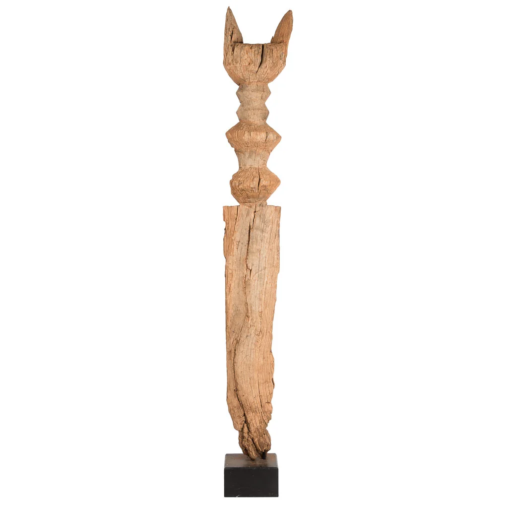 STUNNING AFRICAN CARVED WOOD FIGURE / POST