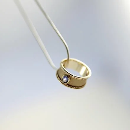Mary Murphy is a jewellery designer /artist working in precious metals alongside diamonds, gemstones and pearls. She creates bespoke commission pieces and offers a remodelling service. Mary also delivers a range of workshops. http://marymurphyjewellery.com