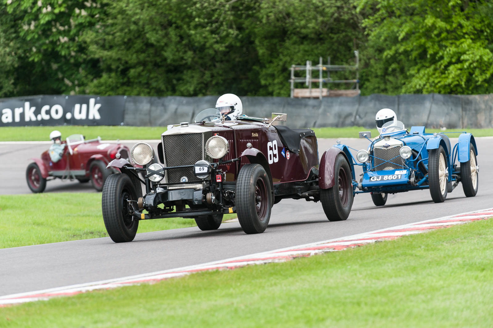 David and Golliath - James Potter harries Anthony Fenwick-Wilson at Druids, followed by Nick Rossi: Peter McFadyen