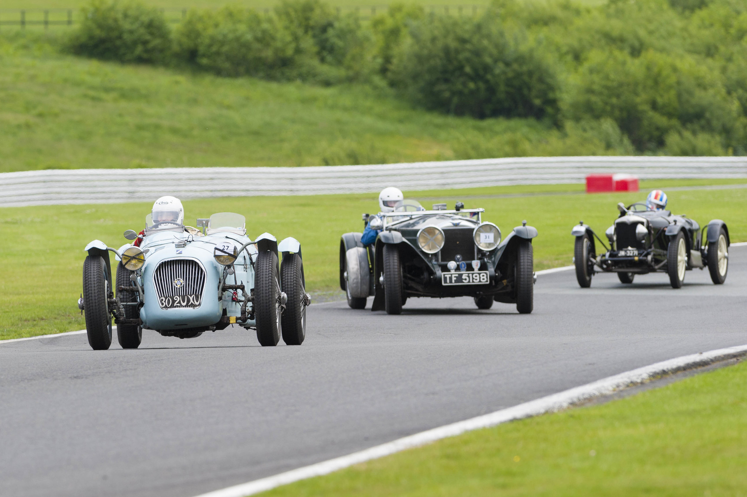 'Le Patron' Guyatt ahead of a sideways Swete, followed closely by Sharp, before losing his place to both: Peter McFadyen
