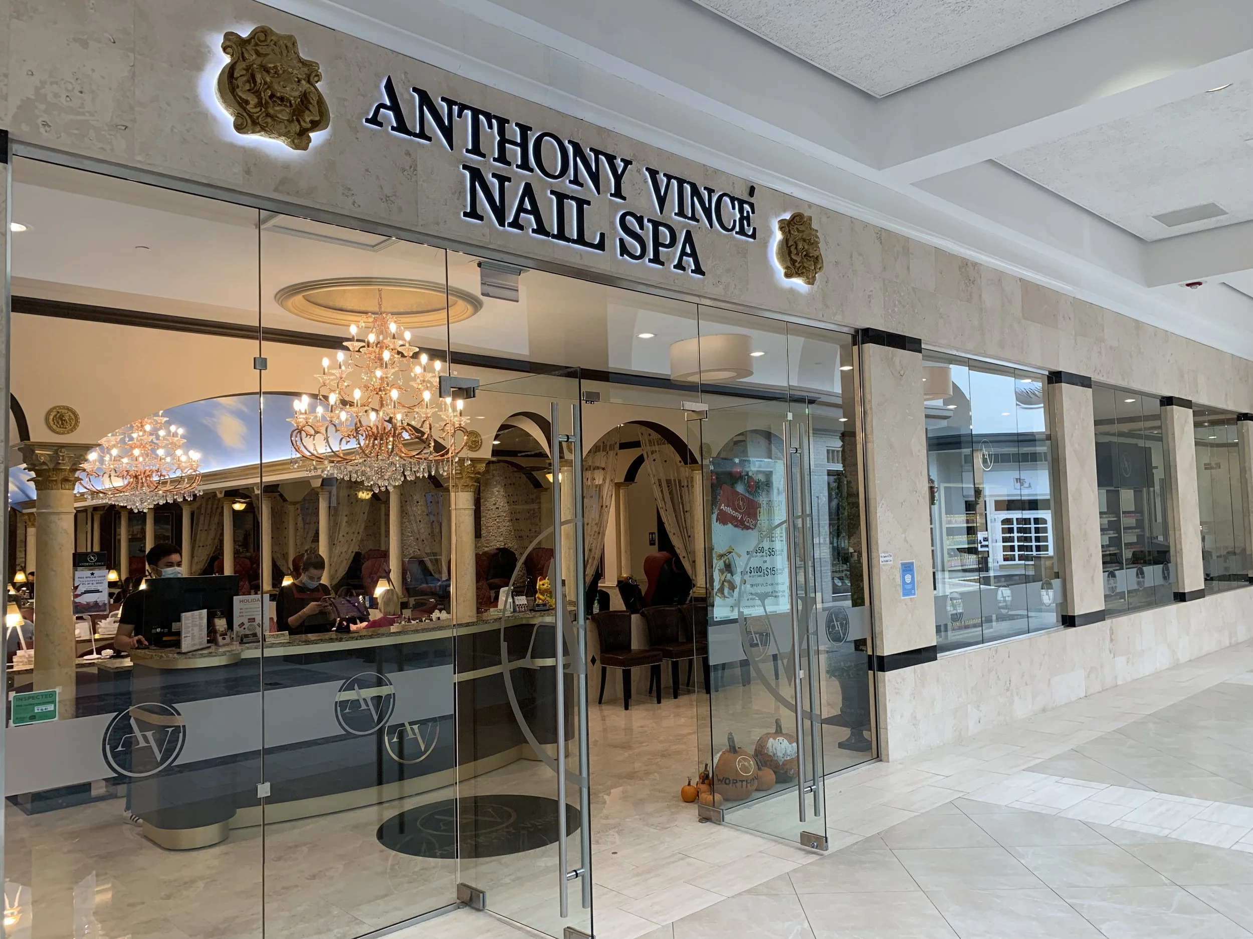 Holiday Shopping at The Worthington Mall — Experience Worthington