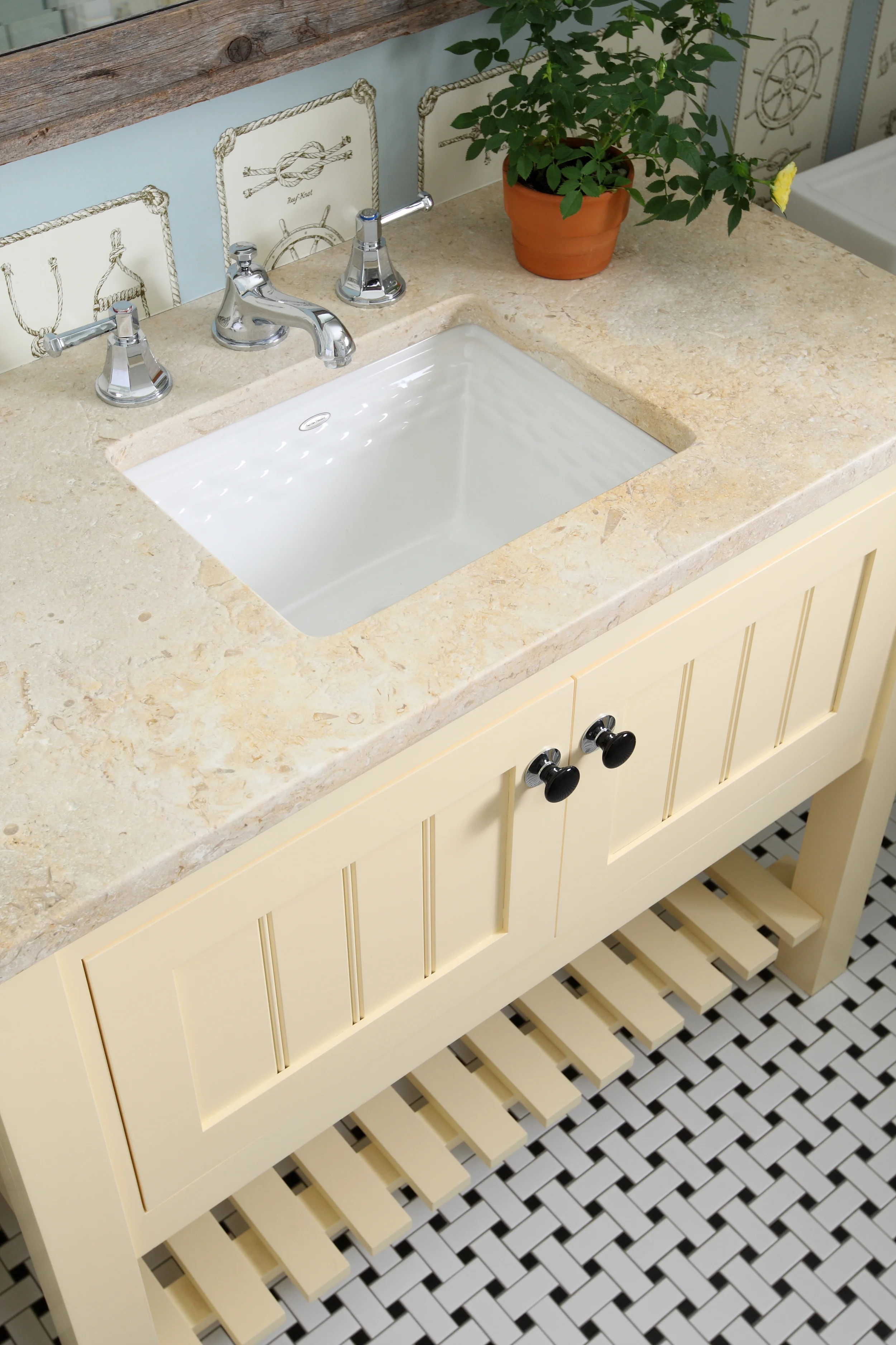 Design Home 1074.jpg