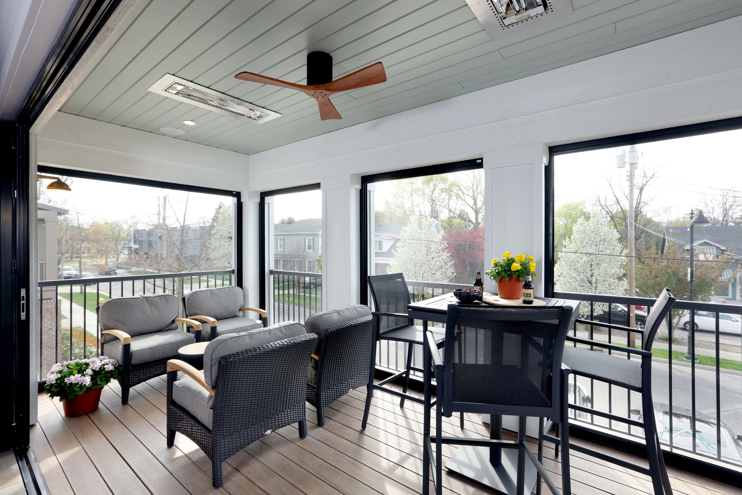 Vision-Visbeen-Showroom-Outdoor-Porch-Dining.jpg