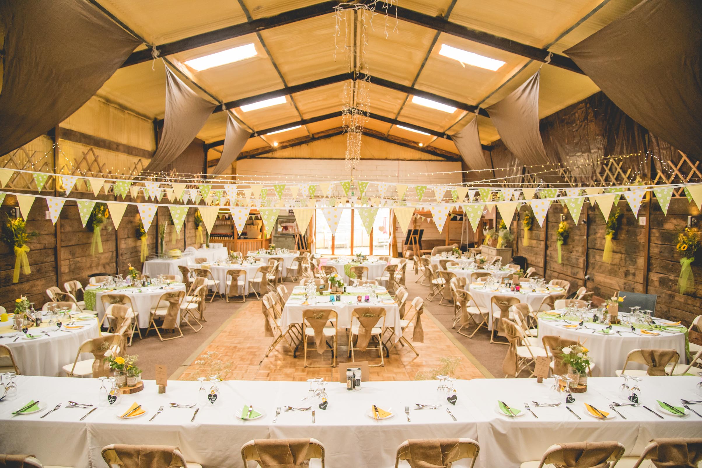 Peak+district+farm+wedding+lower+damgate+photographer-22.jpg