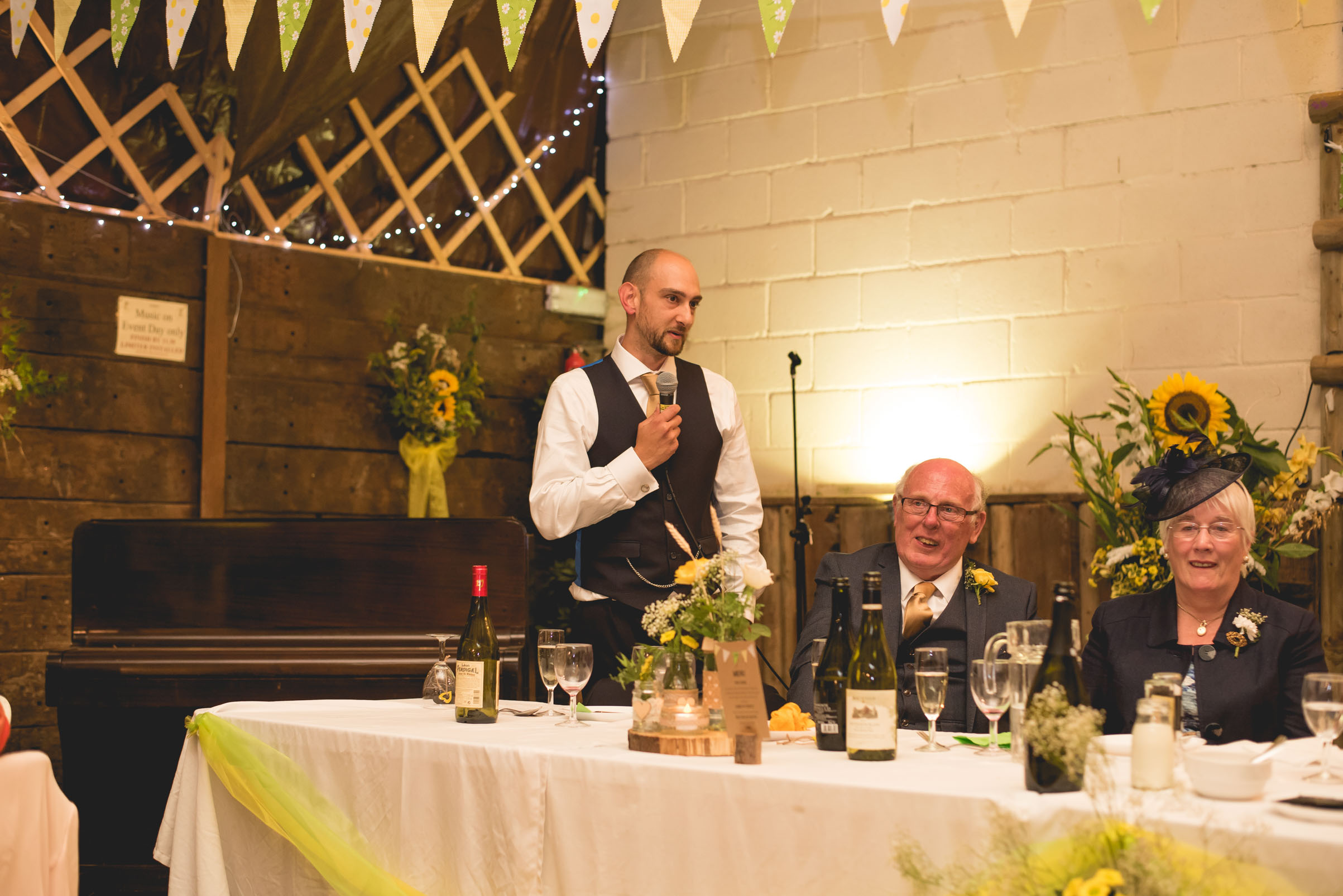 Peak+district+farm+wedding+lower+damgate+photographer-225.jpg