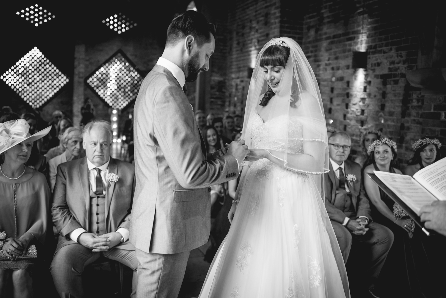 Jodie-George-shustoke-barn-wedding-photography-staffordshire-390.jpg