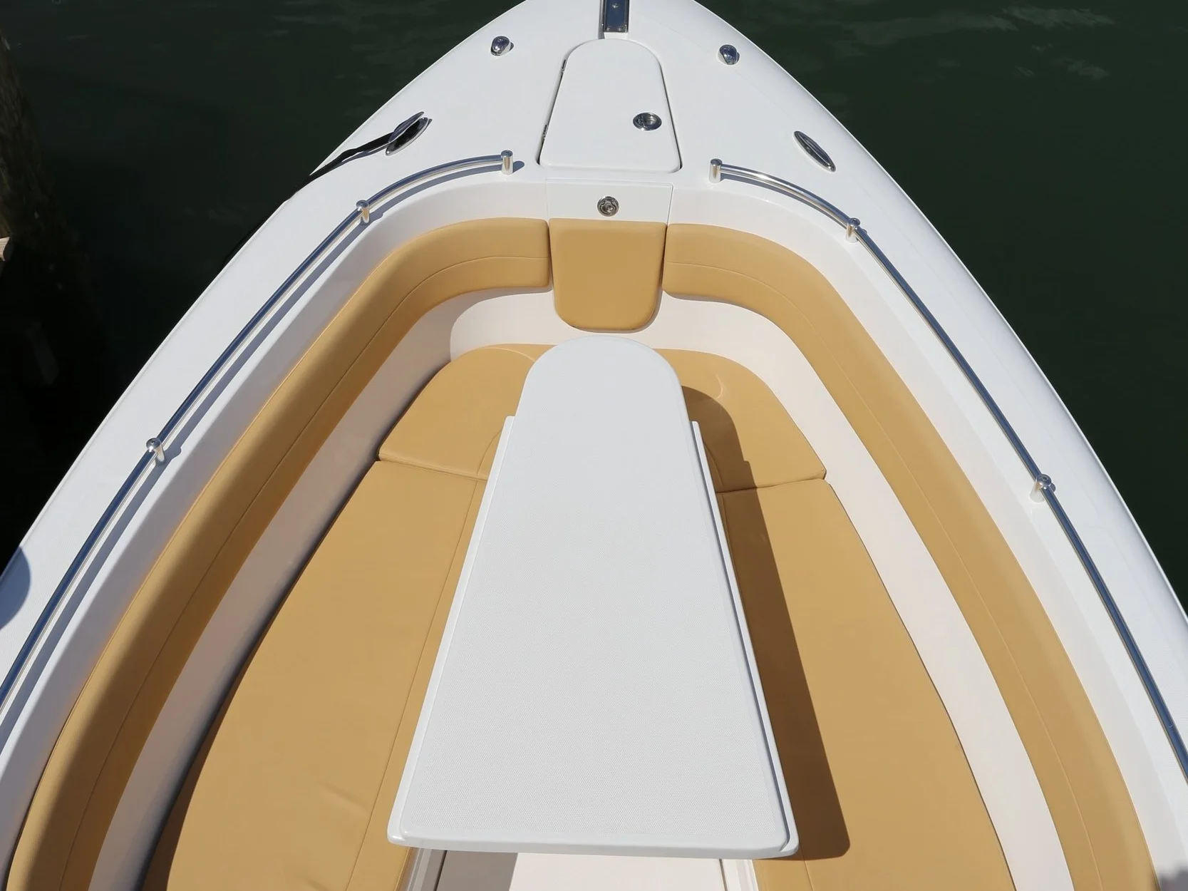RXS: MODEL WITH FRONT SEATING