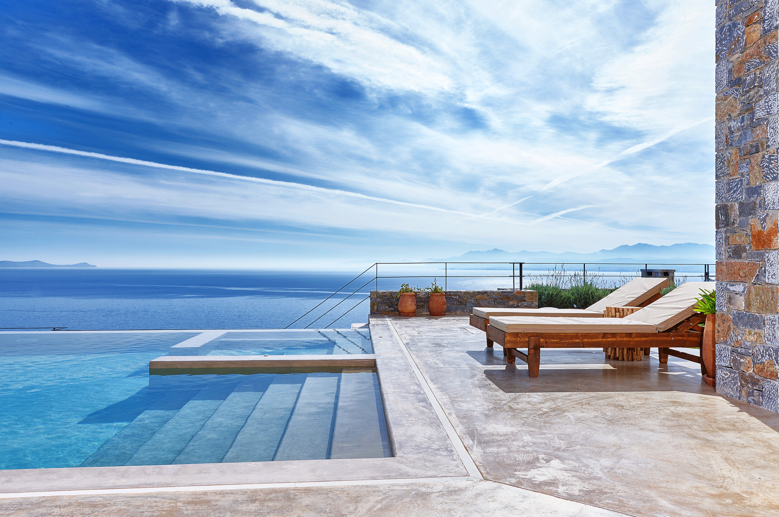 7THE LUXURIANS LUXURY VILLAS IN GREECE.jpg