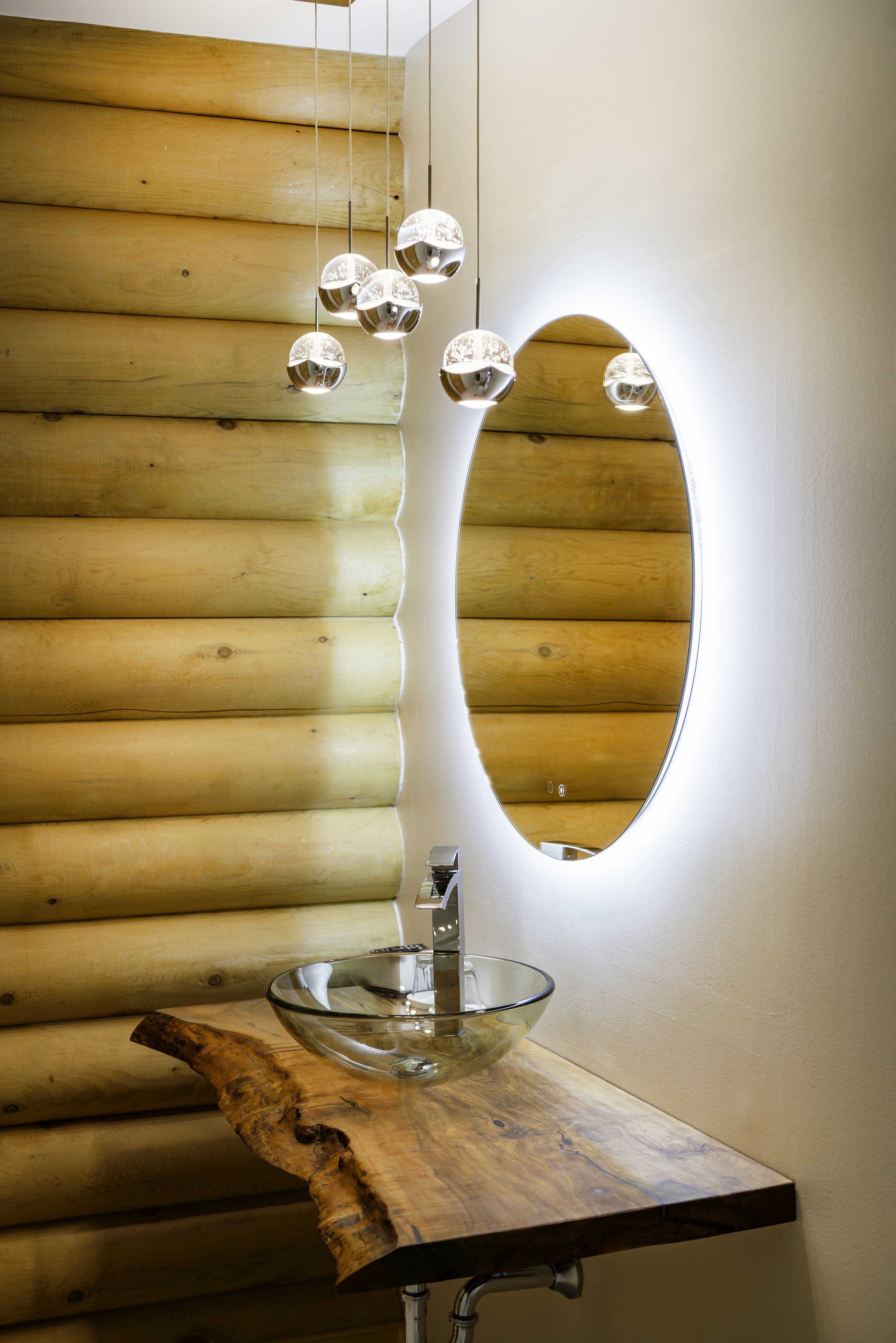 Room 6 - 011 copy.jpg