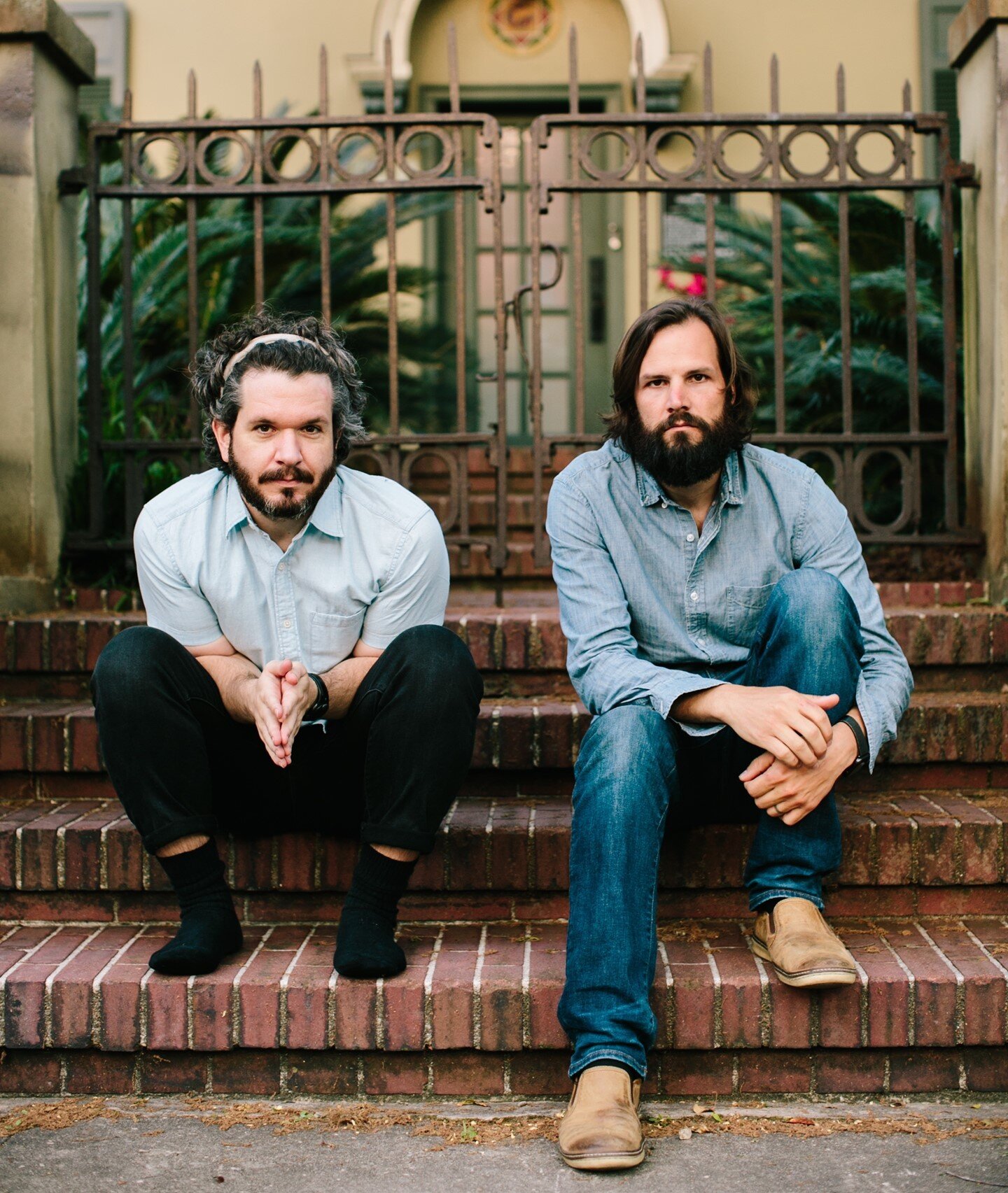 Found these cool steps a few weeks ago with @amandaholloman. Decided to to have a lil&rsquo; sit down to enjoy them.

#folkrock #folk #music #folkmusic #singersongwriter #vinyl #indierock #indie #indiemusic #classicalguitar #americana #acoustic #newm