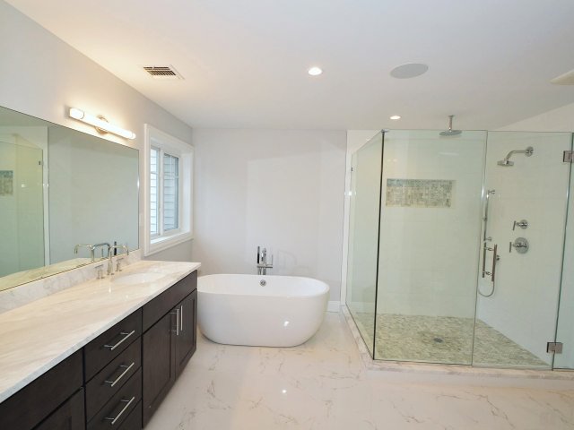 master bath.JPG
