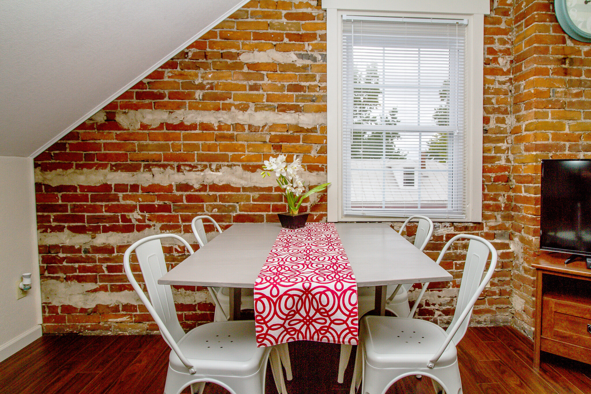 Suite 4-11.jpg