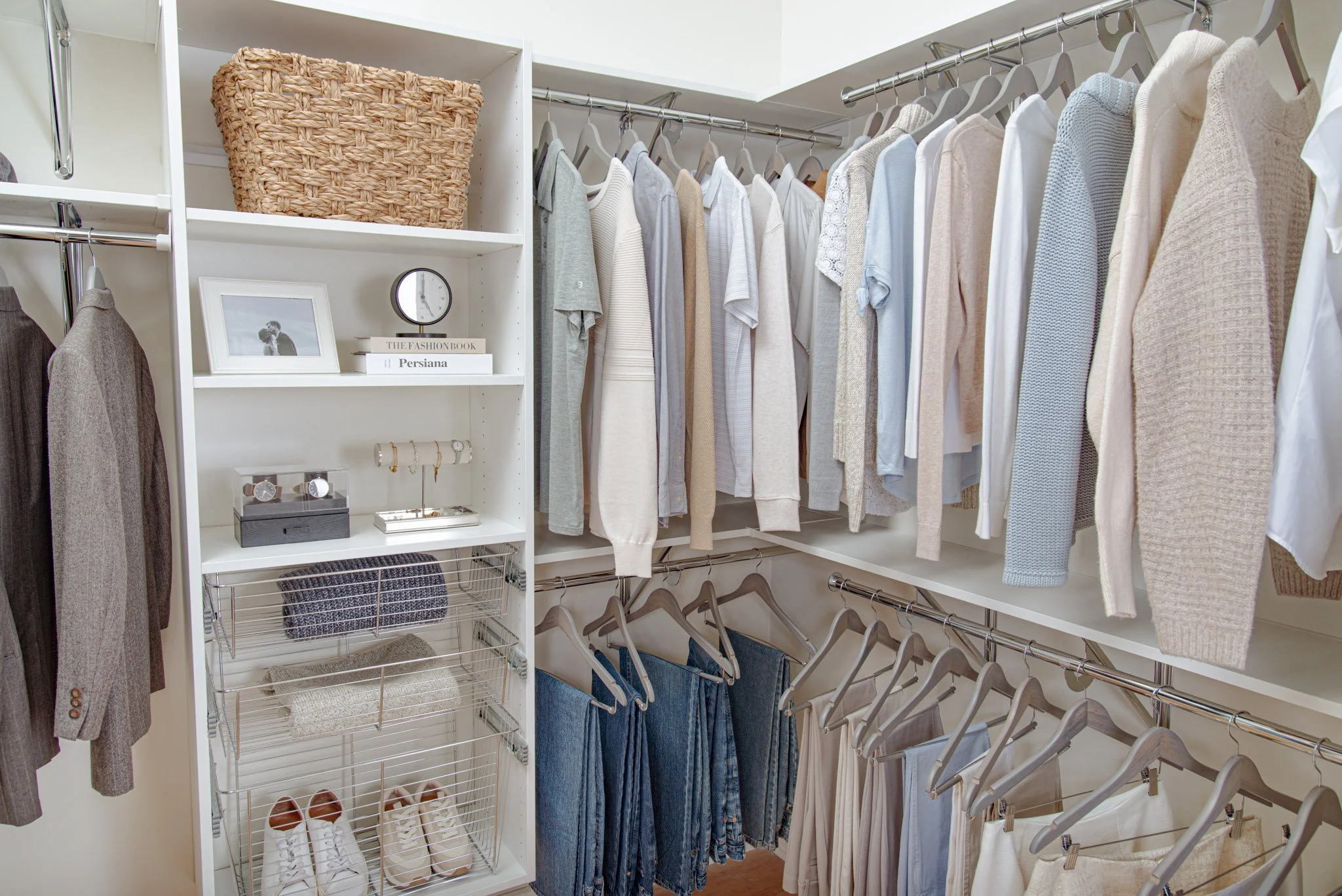 VUE_White_Bedroom(Low-Res)-01.jpg