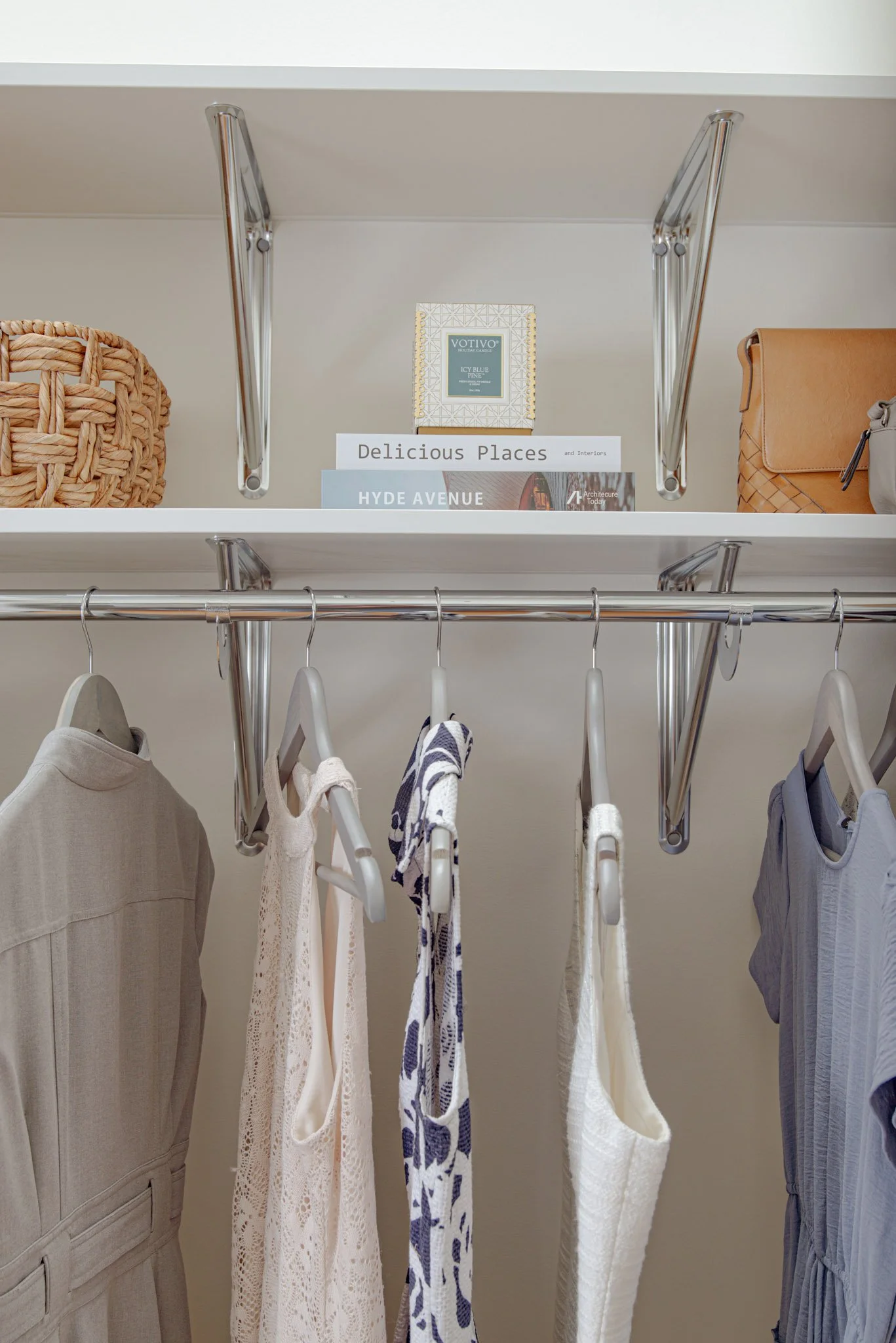 VUE_White_Bedroom(Low-Res)-06.jpg