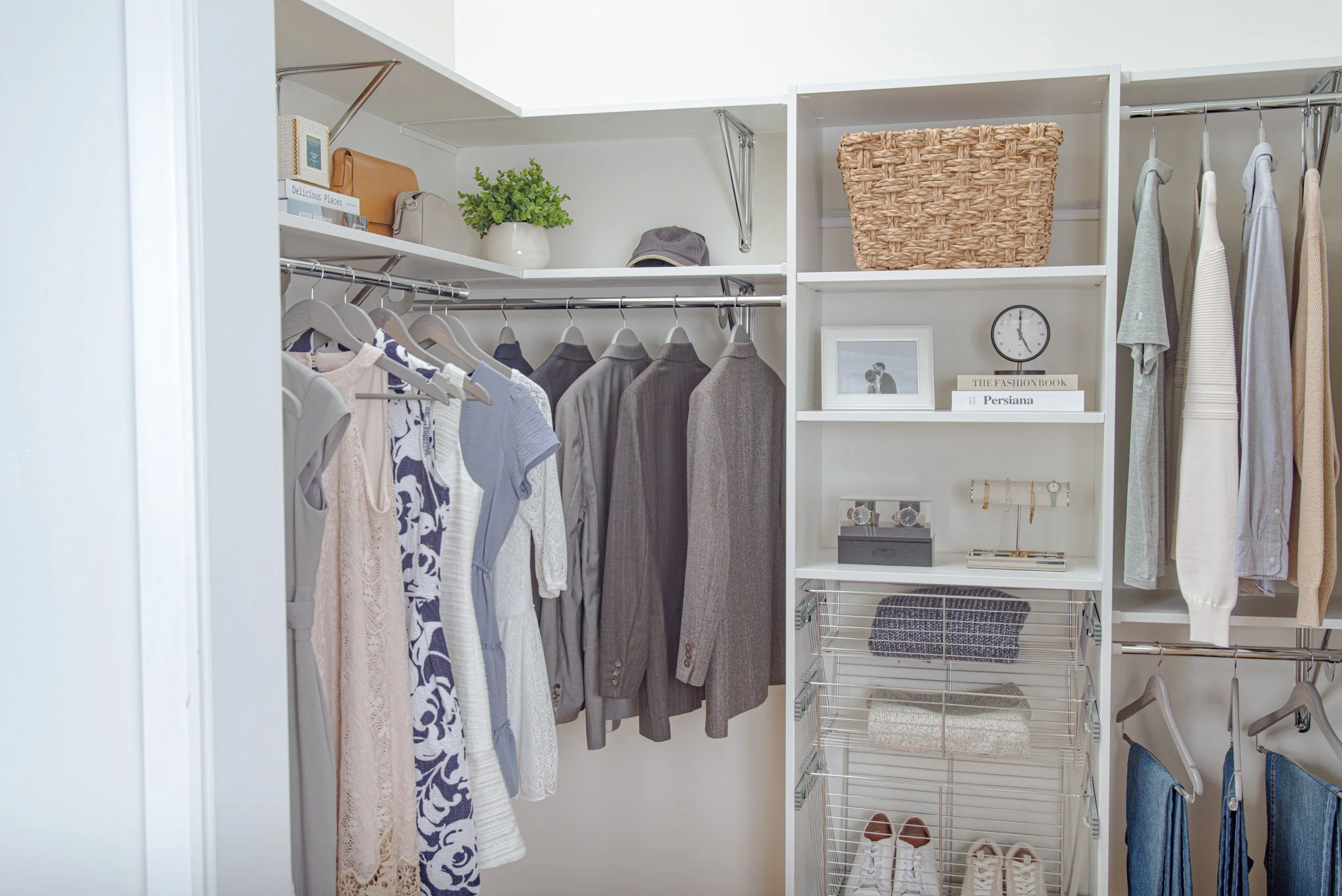 VUE_White_Bedroom(Low-Res)-10.jpg