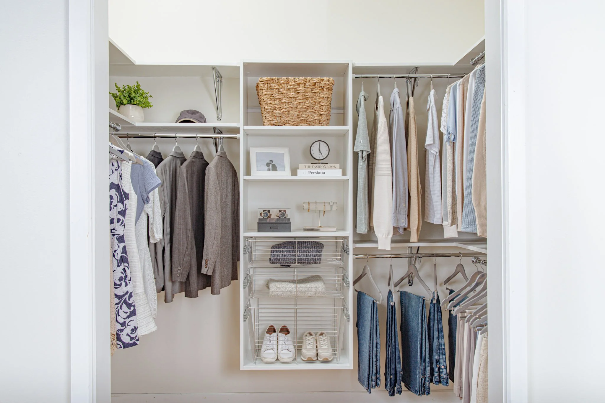 VUE_White_Bedroom(Low-Res)-19.jpg