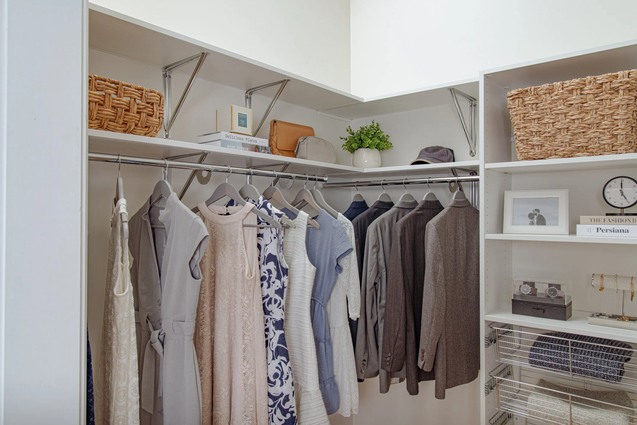 VUE_White_Bedroom(Low-Res)-21.jpg