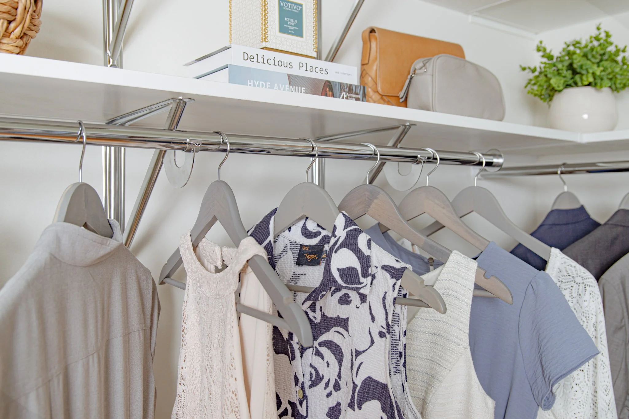 VUE_White_Bedroom(Low-Res)-32.jpg