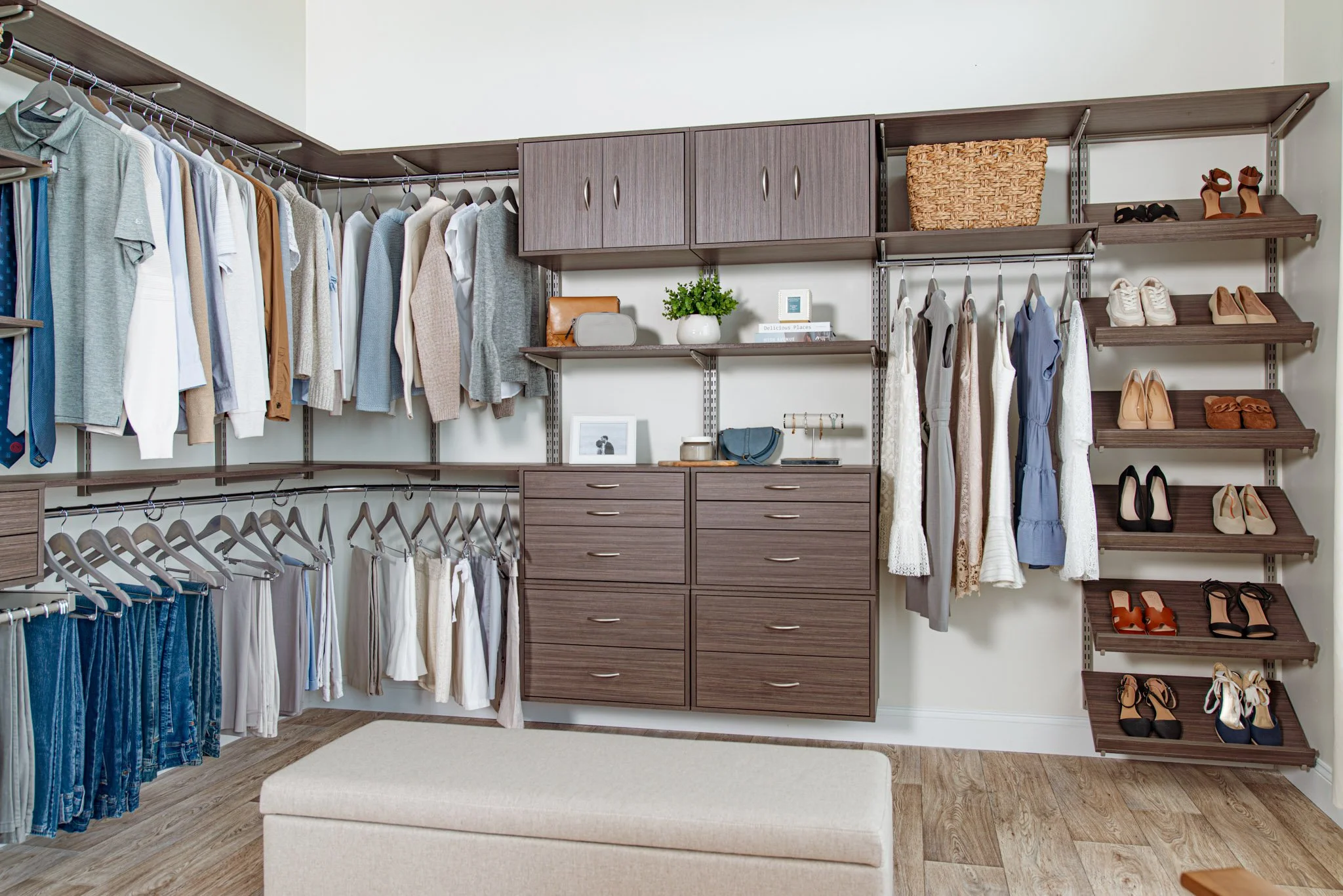 freedomRail_Bedroom_DriftwoodLive(Low-Res)-04.jpg