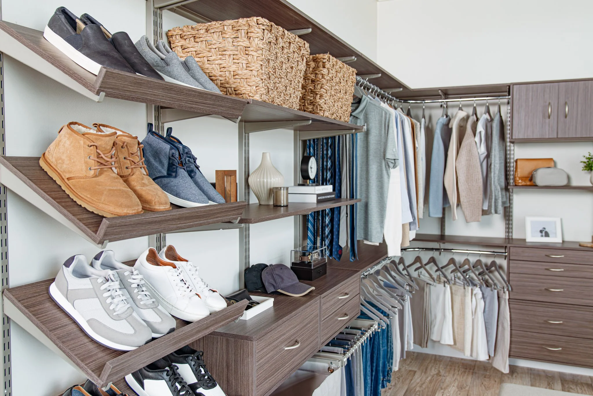 freedomRail_Bedroom_DriftwoodLive(Low-Res)-05.jpg