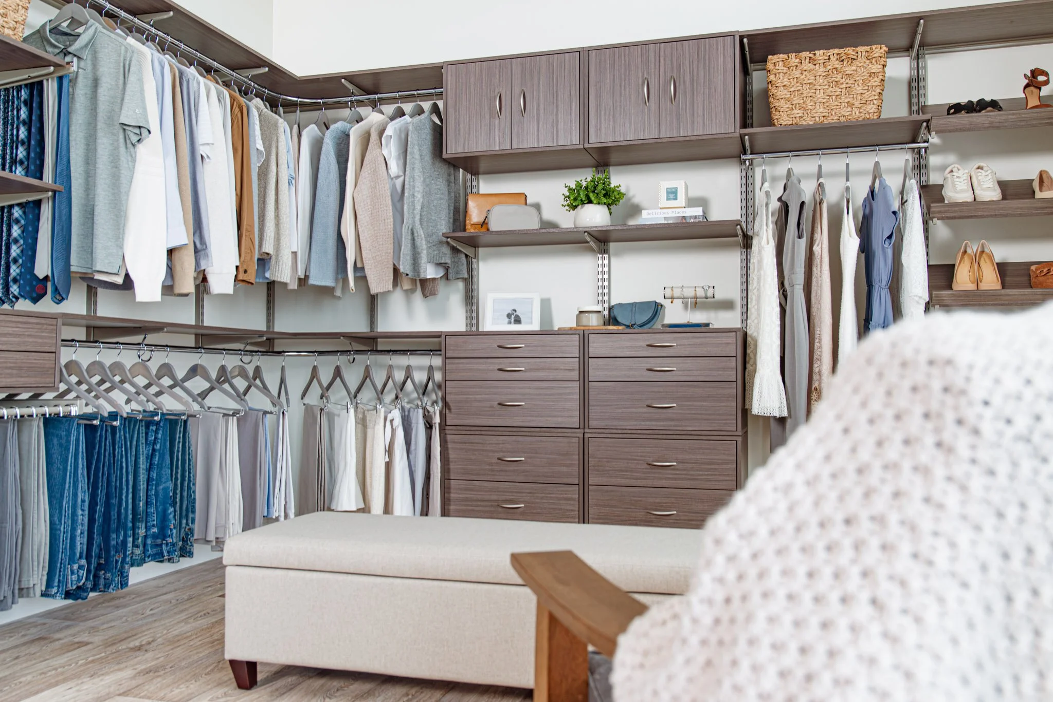 freedomRail_Bedroom_DriftwoodLive(Low-Res)-09.jpg