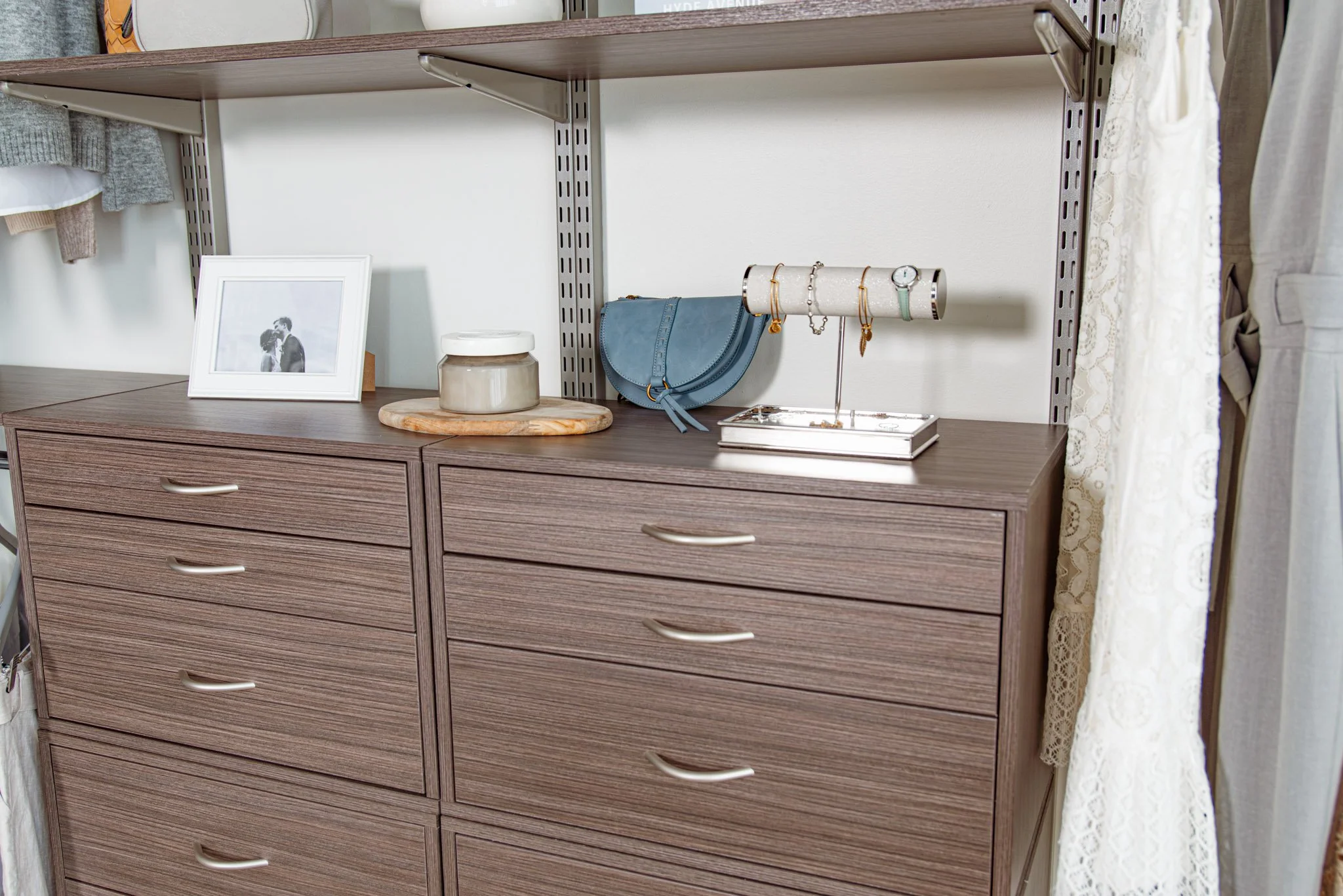 freedomRail_Bedroom_DriftwoodLive(Low-Res)-11.jpg