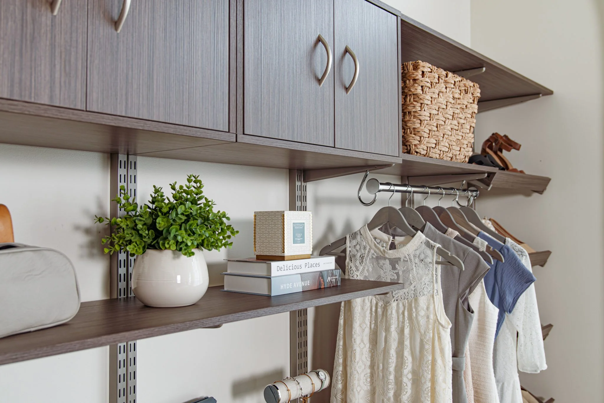 freedomRail_Bedroom_DriftwoodLive(Low-Res)-17.jpg