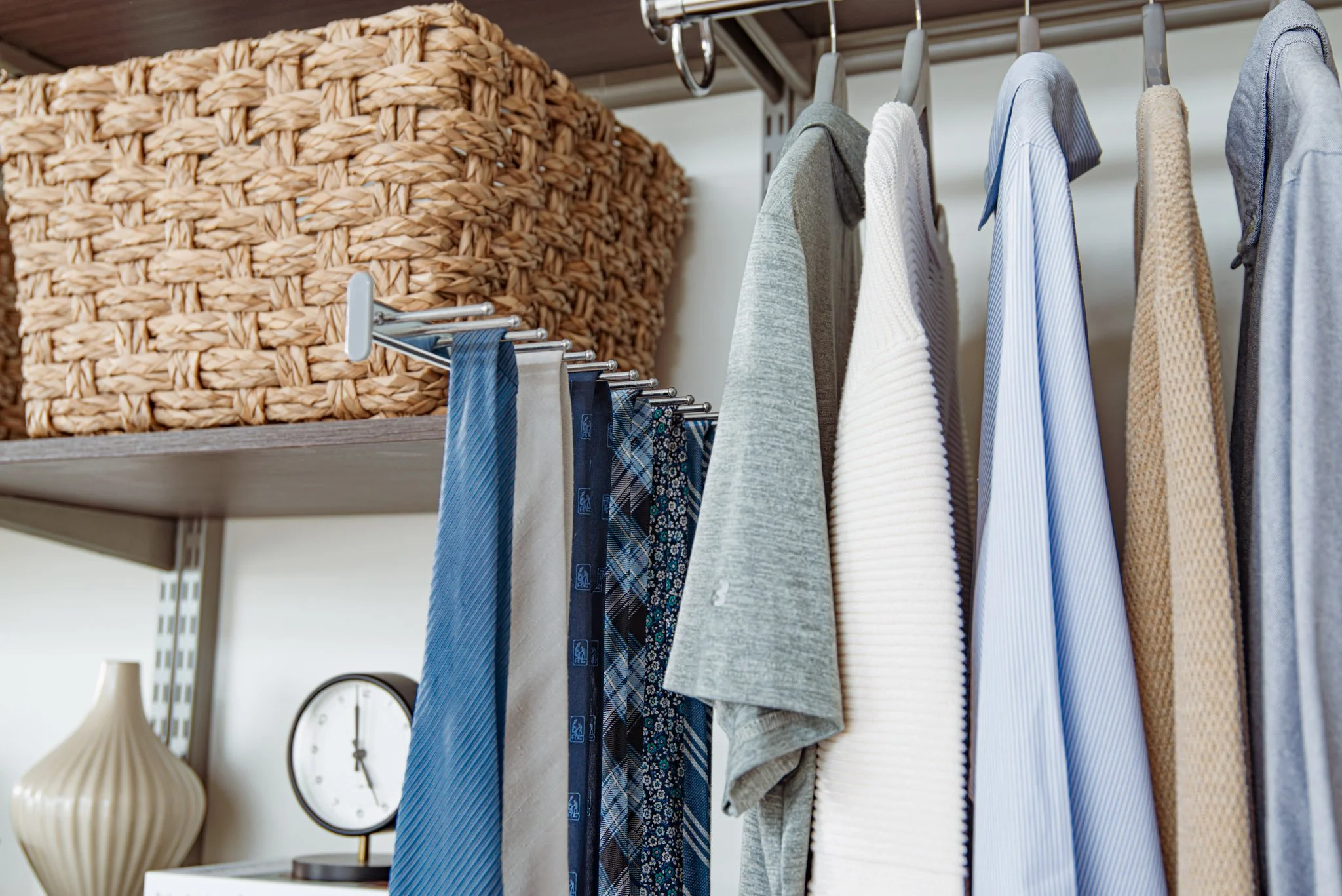 freedomRail_Bedroom_DriftwoodLive(Low-Res)-18.jpg