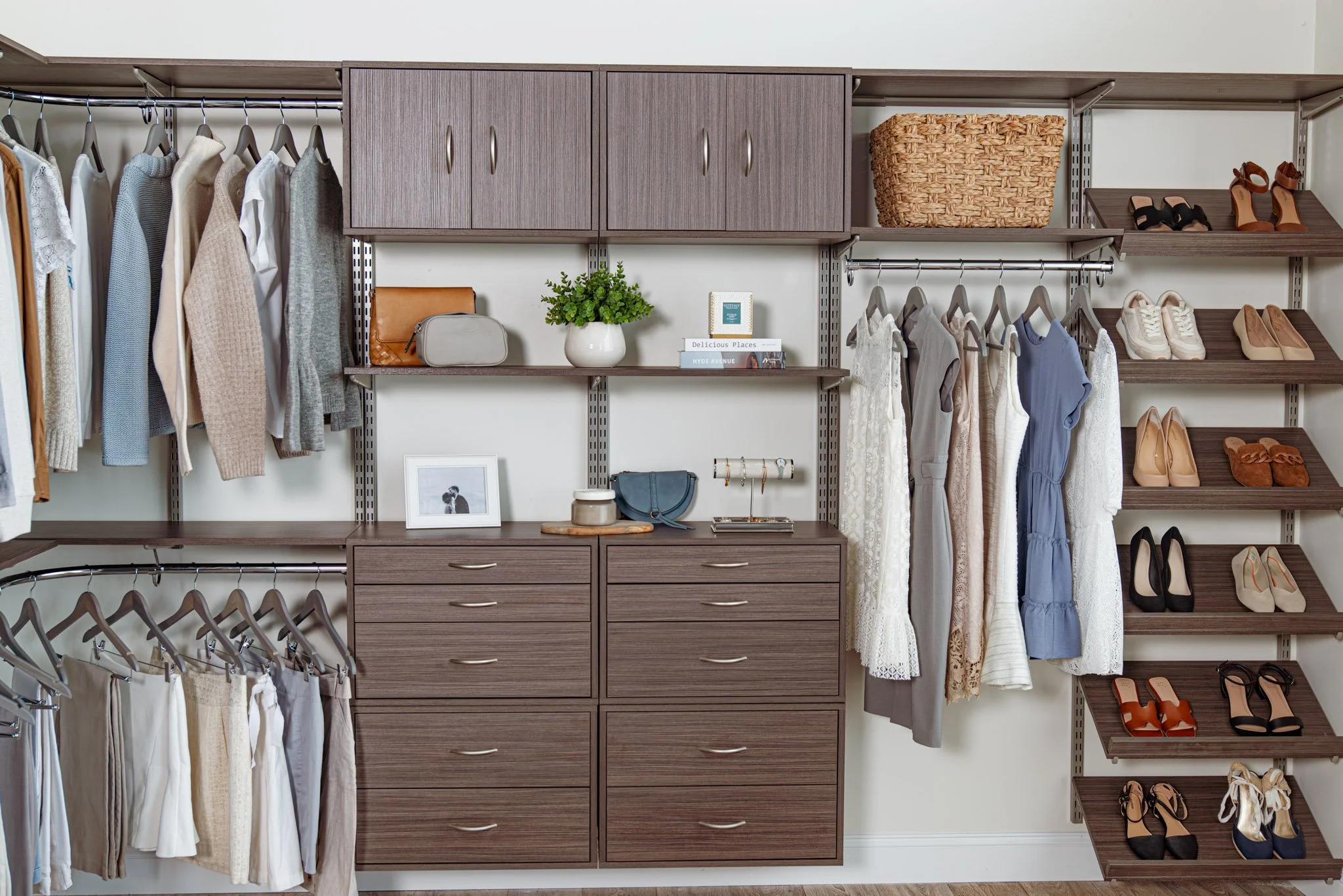 freedomRail_Bedroom_DriftwoodLive(Low-Res)-22.jpg