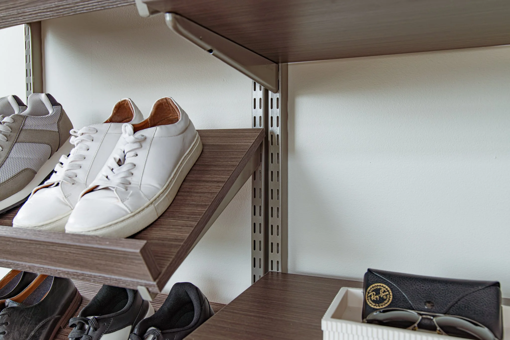 freedomRail_Bedroom_DriftwoodLive(Low-Res)-28.jpg