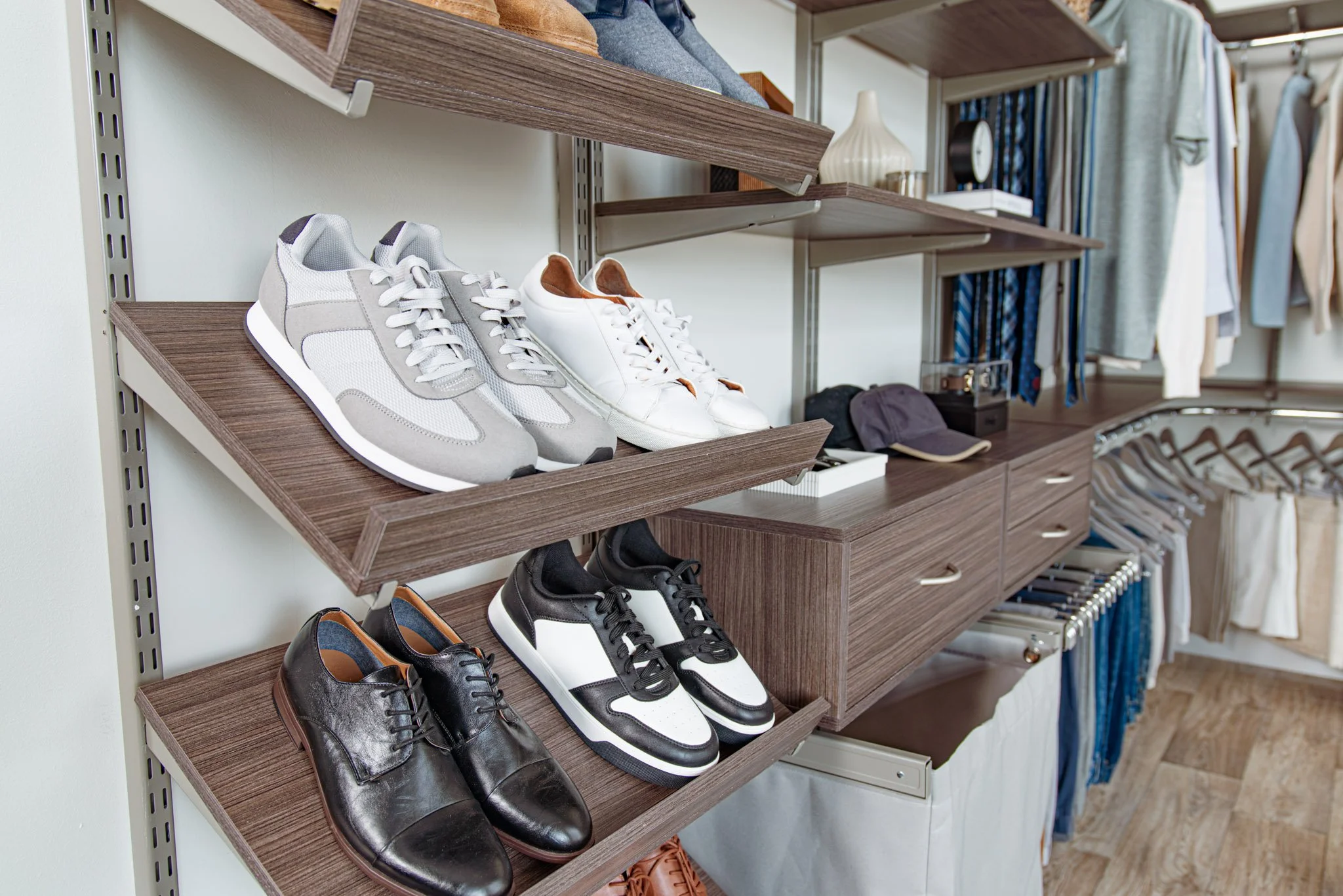 freedomRail_Bedroom_DriftwoodLive(Low-Res)-29.jpg