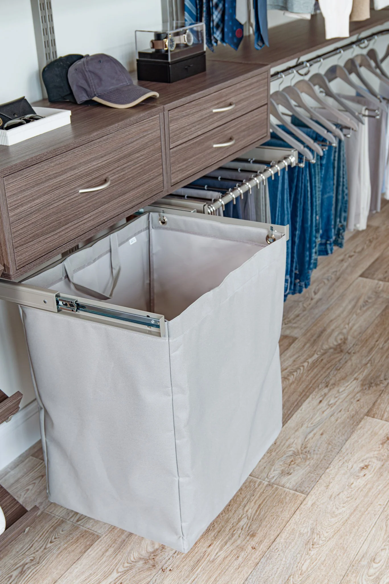 freedomRail_Bedroom_DriftwoodLive(Low-Res)-35.jpg