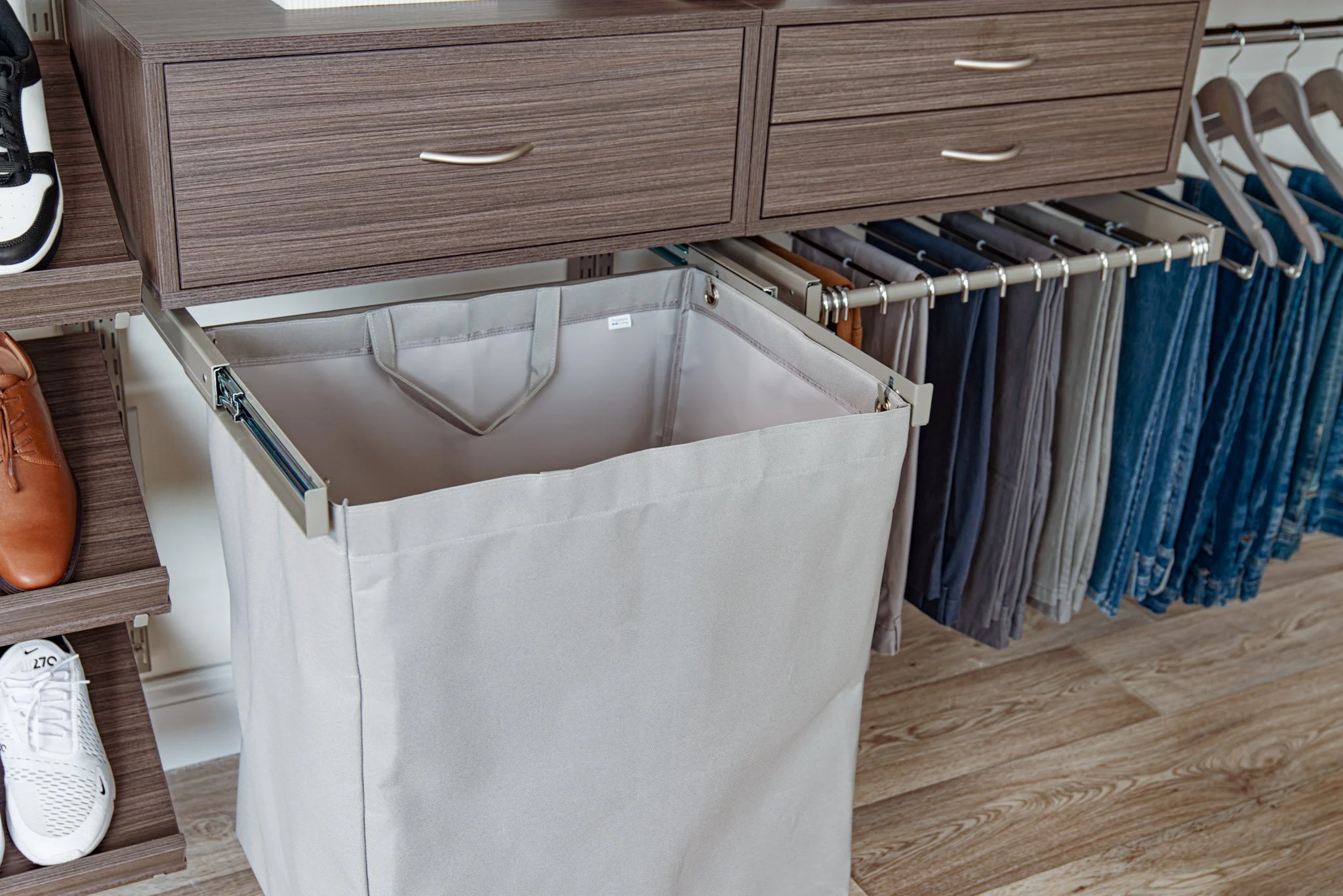 freedomRail_Bedroom_DriftwoodLive(Low-Res)-36.jpg