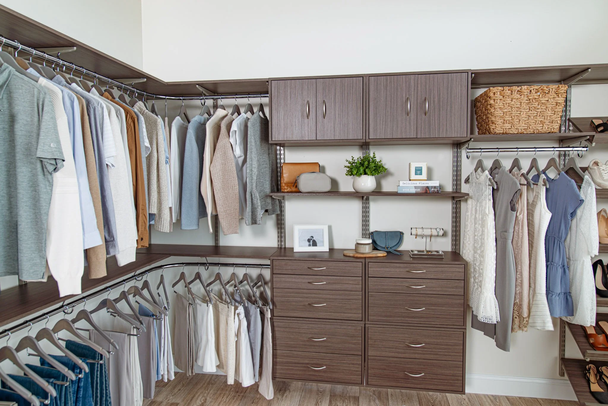 freedomRail_Bedroom_DriftwoodLive(Low-Res)-39.jpg
