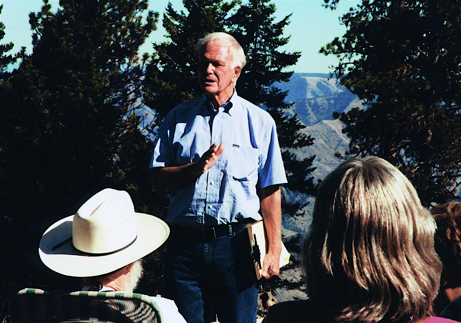 Senator Bob Packwood (R-OR) at Hat Point, overlooking Hells Canyon, 1986. Photo: Elizabeth Feryl, Environmental Images