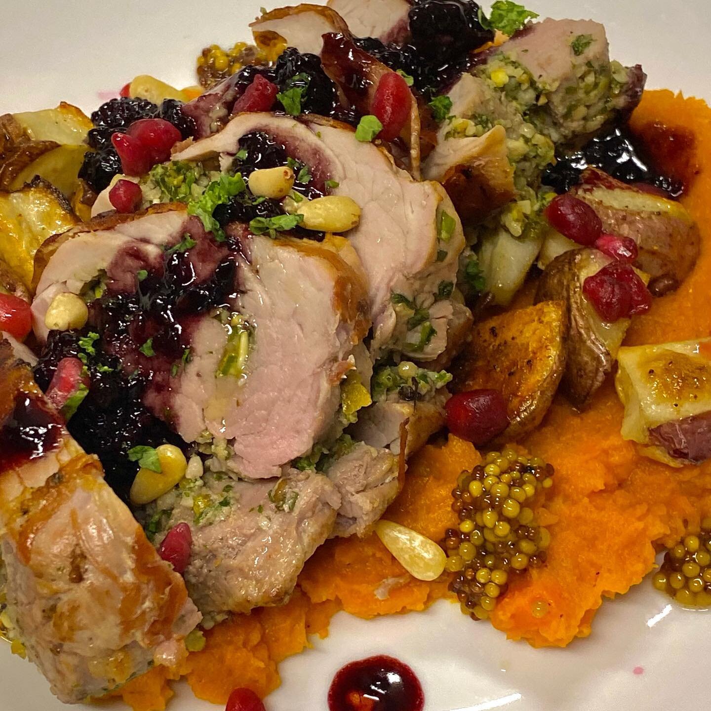 🐷 Pork Tenderloin with a mess of deliciousness! Pistachio gremolata stuffed, prosciutto wrapped &amp; seared, served with berry compote, sweet potato pur&eacute;e, homemade #crackoftherock beer mustard and more 🤤 so many #flavours 
#pork #nscraftbe