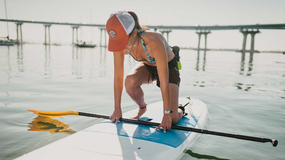 Learn to Stand Up Paddleboard Come learn everything you need to know to get started in the exciting sport of Stand Up Paddleboarding. SUP offers a great total body workout and is a great activity for lakes, rivers and the ocean. In this class you'll learn the proper stance for balance and control, essential paddle strokes and turning techniques, as well as how to choose the right board and paddle. Courses will be held on protected water, and no experience is necessary. Come with us to learn this hybrid of surfing and paddling and find out how to walk on water! To become familiar with SUP, equipment, and proper clothing to safely and comfortably pursue SUP To learn effective paddling skills, balance, positioning, movement and falling/recovery techniques Introduce the rewarding aspects of SUP by highlighting the benefits, some places to paddle and the various activities that take you onto the water, with an emphasis on respect for the marine/aquatic environment. Available Times: 10 :00 a.m. - 12:00 p.m. 2:00 p.m. - 4:00 p.m. 4:30 p.m. - 6:30 p.m. 