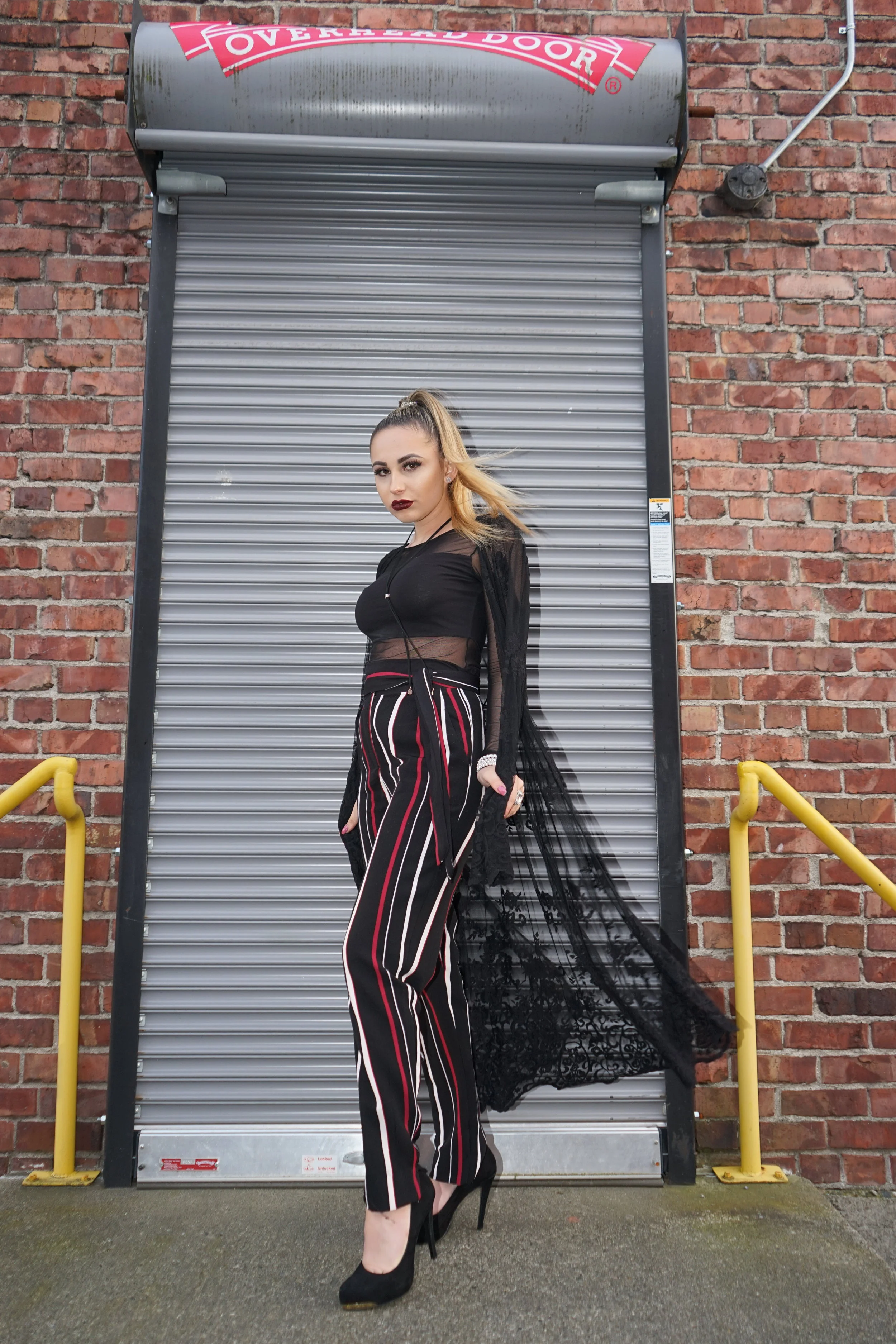 laceandstripessatinstreet.jpg