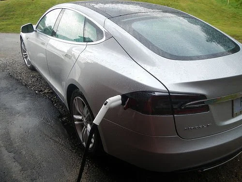 First Electric Car Summits Mt. Washington