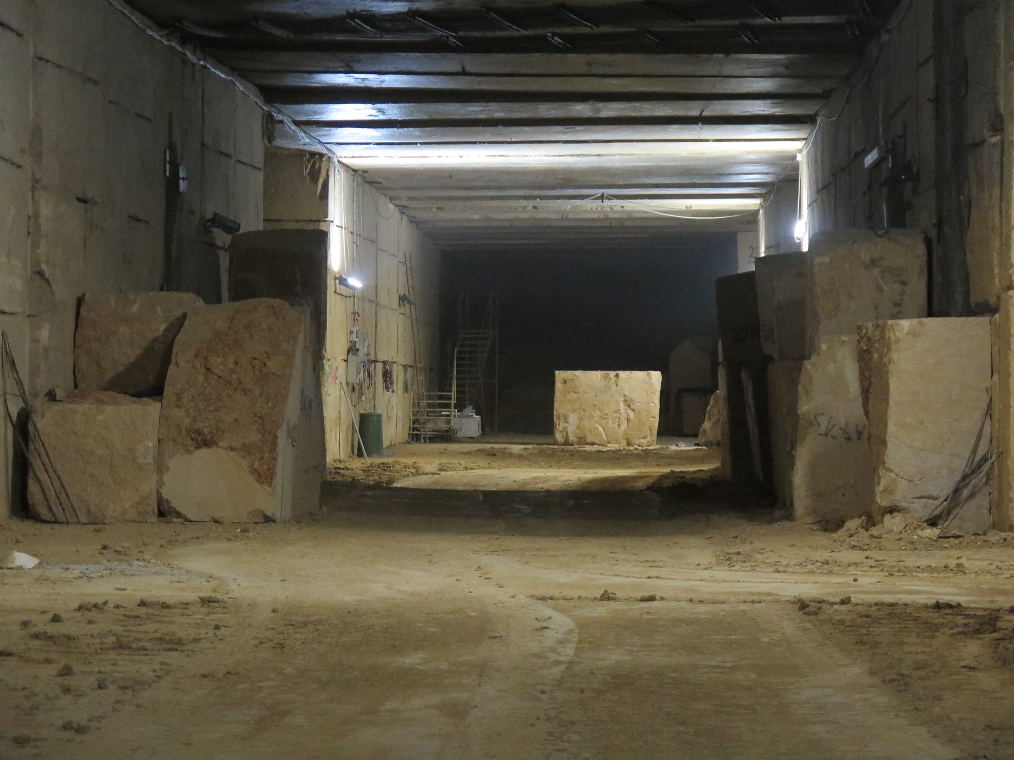 Tunnel Quarry 2 Blocks again.jpg