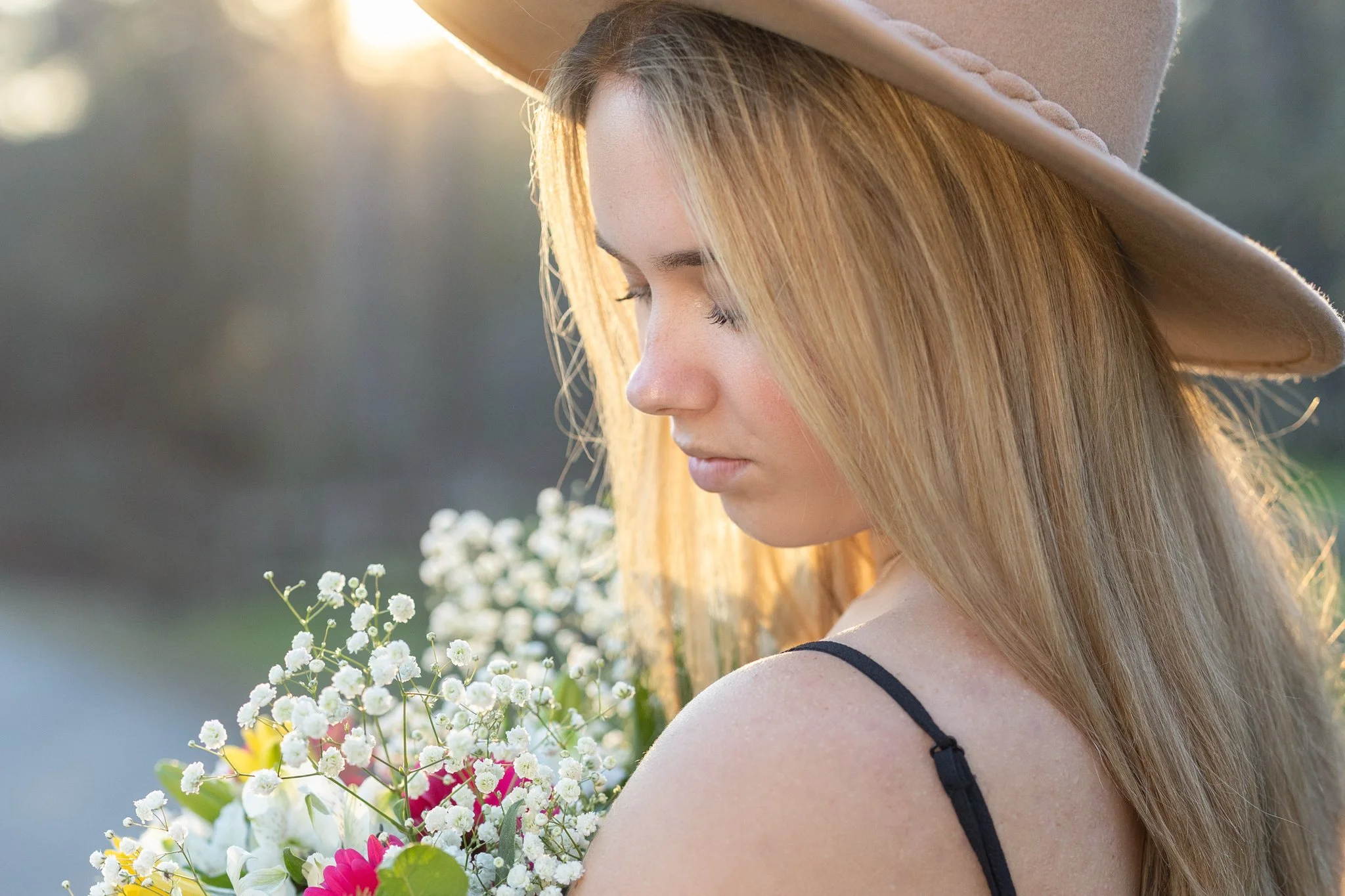 FLOWER TOP PHOTOSHOOT TREND WITH ONE OF OUR HIGH SCHOOL SENIOR MODELS