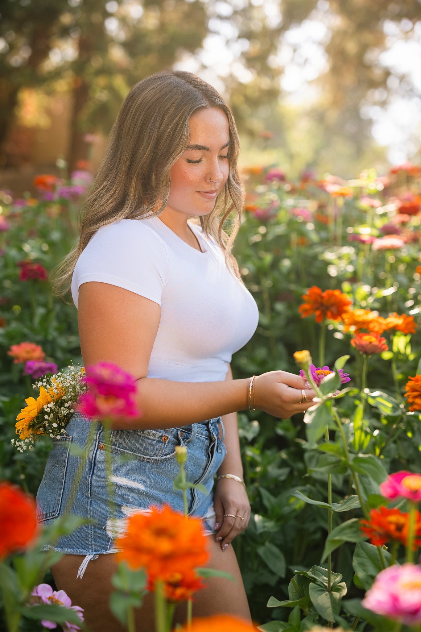 flower_field_senior_pictures_mc_senior_photo.jpg