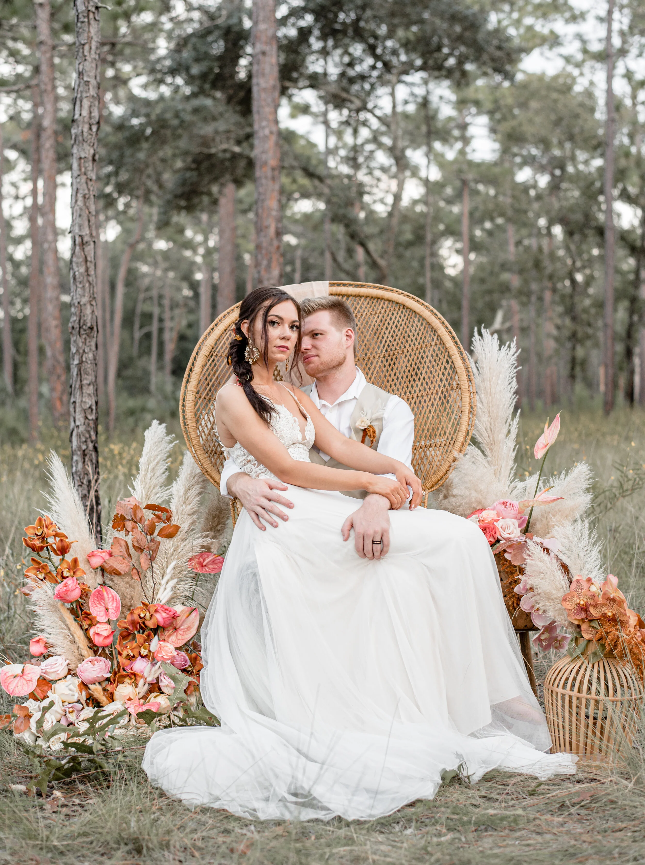 boho-chairs-wedding-couple