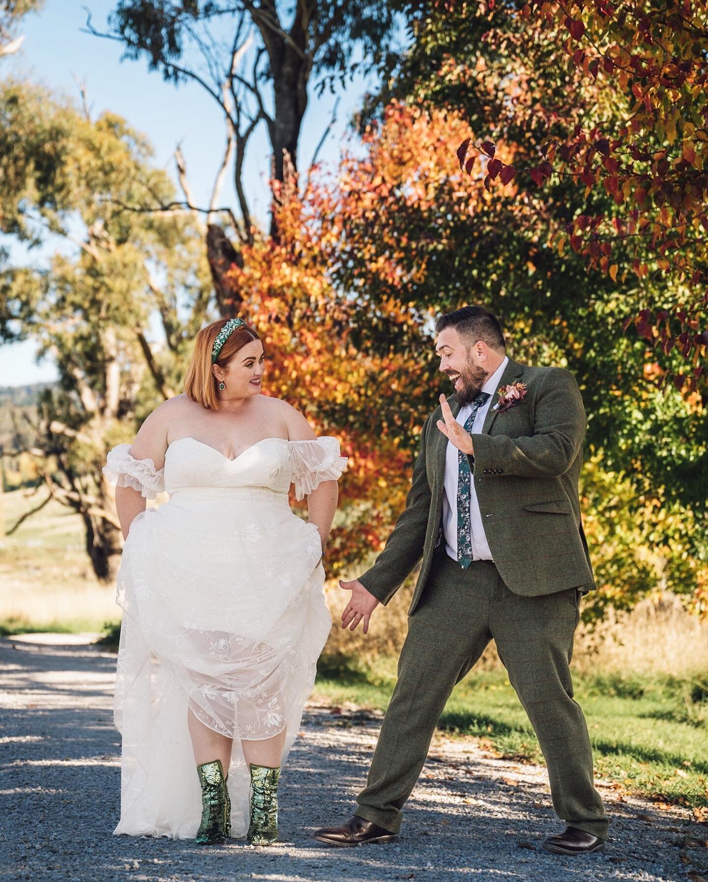 I finished my 2022/23 season of weddings with this adorable couple on the most spectacular autumn day. 

An intimate long lunch amongst the vines with a spectacular lineup of vendors. 

@swingingbridgewines 
@r_learmonth 
@celebrations_by_kate 
@flor