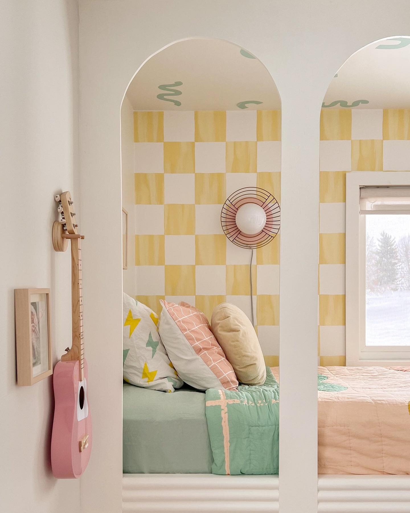 Sharing a personal favorite of mine for #wallpaperwednesday. This is @britdotdesign&rsquo;s kids room, which used both our Prepasted Checkers wallpaper and our fabric Noodle wall decals (on the ceiling)! I am thinking of decorating Juniper&rsquo;s ro