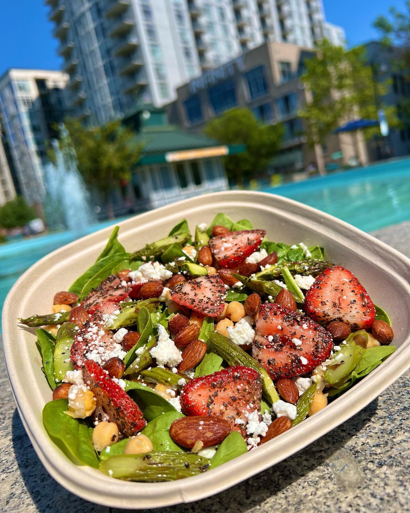 The Peppered Strawberry Salad Is Calling Your Name! 🗣️🍓🥗🍓

Order Yours On The @flavor.rush App or Our Website‼️

📸: Peppered Strawberry Salad 🍓 Fresh Cracked Black Pepper Dusted Strawberries ,Goat Cheese, Grilled Asparagus, Chic Peas, Smoked Al